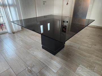 tavolo anni 70  modello Nanda Vigo