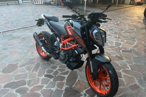 KTM DUKE 125 – 2022 – 17.000 KM - A1