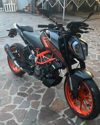 KTM DUKE 125 – 2022 – 16.000 KM - A1