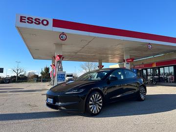 Tesla Model 3 AWD Long Range highland my24