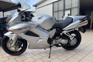 Honda VFR 800 v4 vtec