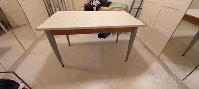 Tavolo pranzo 80x140 nuovo, estendibile