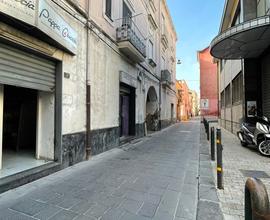 CENTRO - NEGOZIO ideale anche come GARAGE