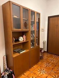 libreria con vetrina ..