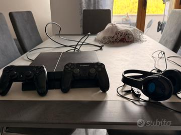 Ps4 + 2 controller + cuffie + wrc8