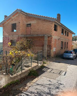 Tonara,  grezzo  indipendente di 4 piani