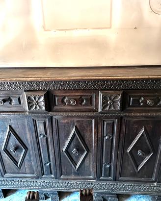 Antica credenza