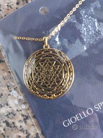 Ciondolo Sri Yantra con catenina