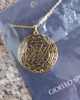 Ciondolo Sri Yantra con catenina