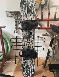 Snowboard + attacchi + scarponi + sacca Burton