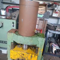 Struttura con pistone