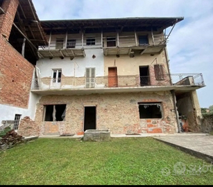 Cascina, rustico e terreno: centro Veruno