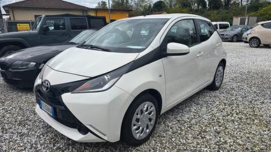 Toyota Aygo 1.0 VVT-i 69 CV 5 porte x-cool