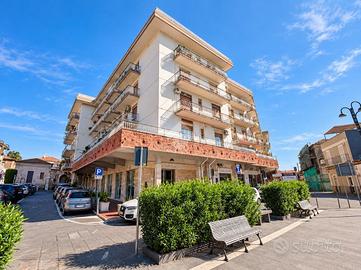 4 LOCALI A SAN GREGORIO DI CATANIA