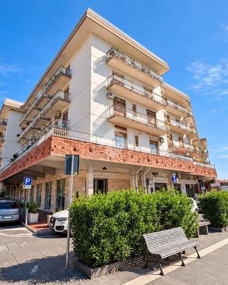 4 LOCALI A SAN GREGORIO DI CATANIA