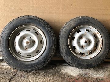 Coppia di cerchi 13 con gomme chiodate