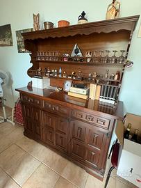 Mobile vintage con rifiniture in legno massiccio
