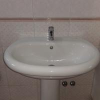 Lavandino con colonna, miscelatore e sifone