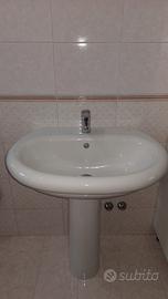 Lavandino con colonna, miscelatore e sifone