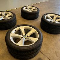 4 GOMME CON CERCHI IN LEGA BMW 315/35R20 € 800