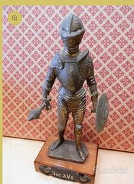 coppia di soldatini armatura in metallo