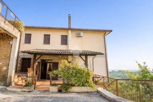 CASA SEMINDIPENDENTE A CASPERIA