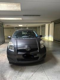 TOYOTA - Yaris - 1.0  5p. Sol