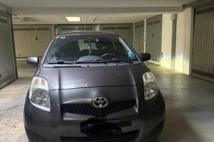 TOYOTA - Yaris - 1.0  5p. Sol