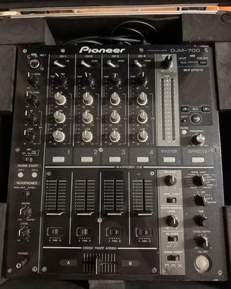 Pioneer 700 mixer
