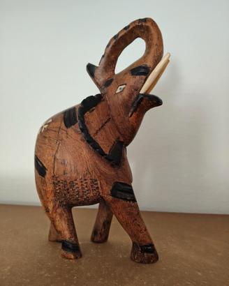 elefante in legno 