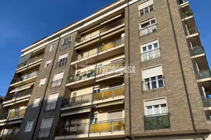 QUADRILOCALE CON ASCENSORE IN ZONA REISDENZIALE