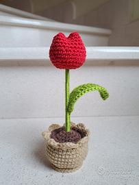 Tulipano rosso in vasetto uncinetto 