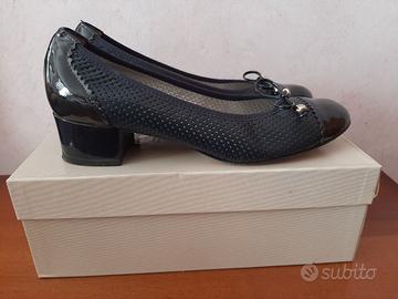 Scarpa blu decollete’ misura 39 Vares Linea comoda