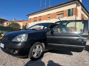 RENAULT Clio 2ª serie - 2004