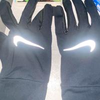 gaunti nike mai usati nuovi senza etichetta