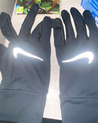 gaunti nike mai usati nuovi senza etichetta