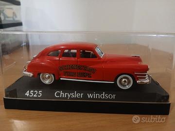 4525 Chrysler windsor rossa