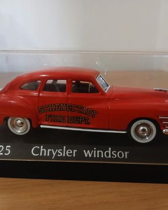 4525 Chrysler windsor rossa