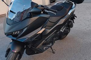 Honda Forza 750 