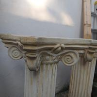 Colonne con capitello