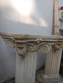 Colonne con capitello