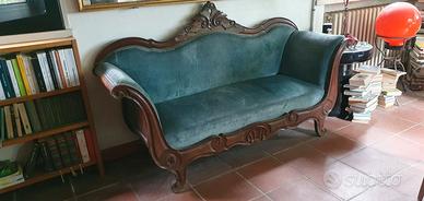 Divano vittoriano in velluto verde perfetto