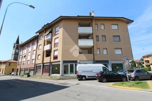 4 LOCALI A CARNATE