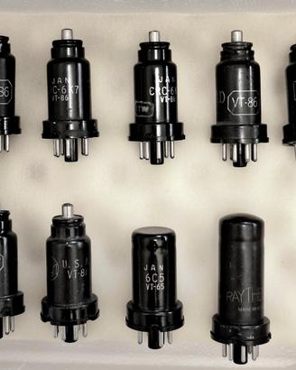 N. 9 TUBI TERMOIONICI  PER RICEVITORE BC 312