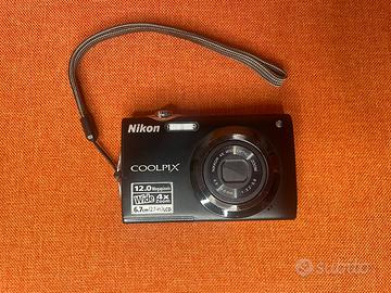 Nikon Coolpix S3000 - PER RICAMBI NON FUNZIONANTE