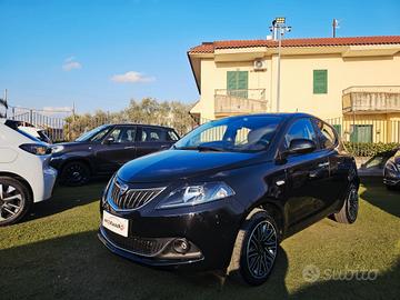 Lancia Ypsilon 1.0 FireFly 5 porte S&S Hybrid Gold