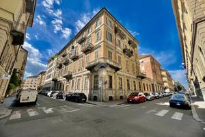 2 LOCALI A TORINO