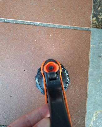 Erogatore per canna e spruzzino per irrigazione