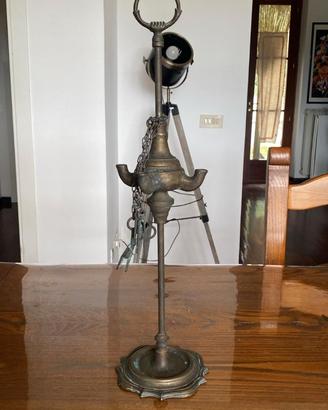Lampada ad olio antica