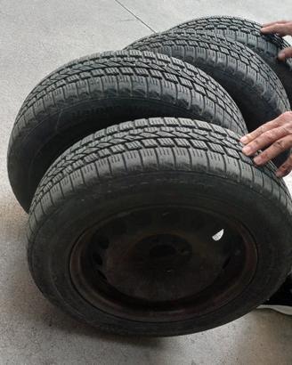 gomme  165/70 R14 81 T